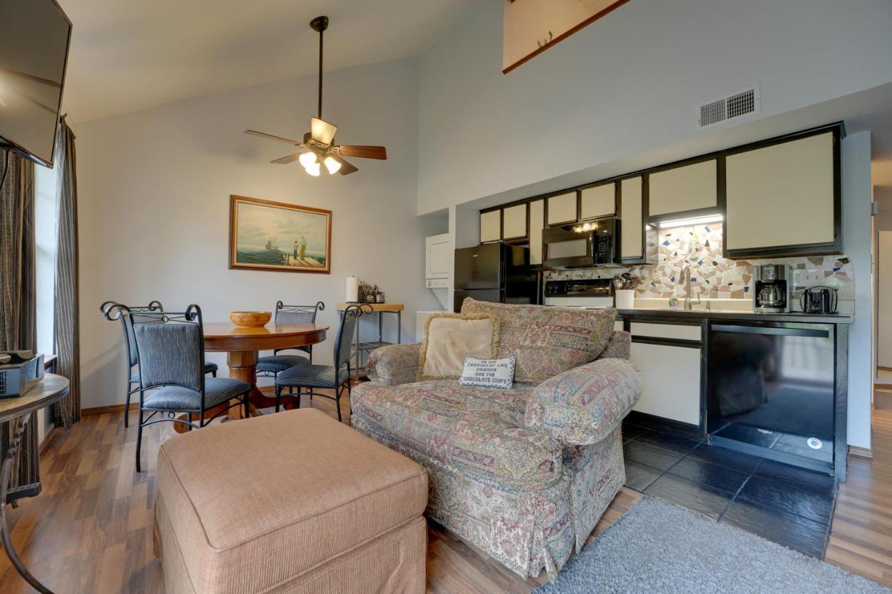 Condo With Balcony And Grill 3 Mi To Moonshine Beach! Брэнсон Экстерьер фото